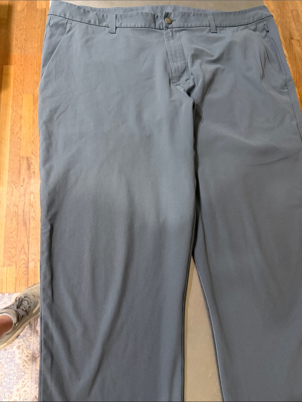 lululemon athletica Men's Relaxed Fit 5 pocket chinos in Slate Blue/Gray 42X32